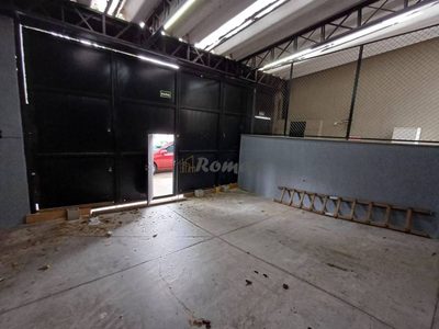 Box-Garagem, 240 m² - Foto 1