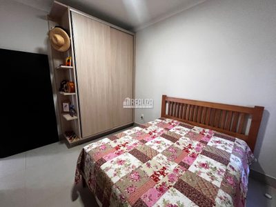 Casa, 2 quartos, 200 m² - Foto 1