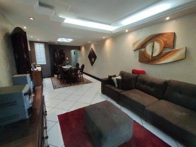 Sobrado, 3 quartos, 201 m² - Foto 2