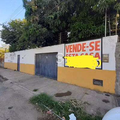 Casa, 5 quartos, 240 m² - Foto 1
