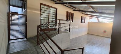 Casa, 3 quartos, 216 m² - Foto 2