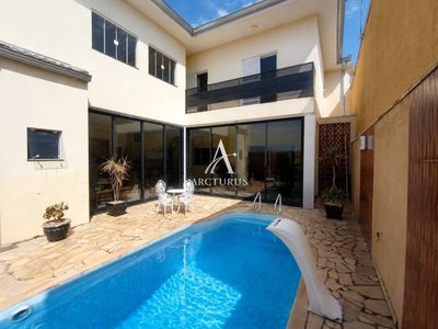 Casa, 4 quartos, 314 m² - Foto 1