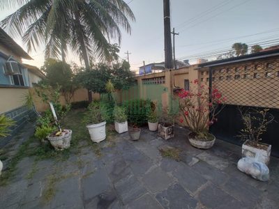 Casa, 5 quartos, 202 m² - Foto 2