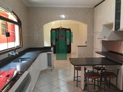 Sobrado, 3 quartos, 216 m² - Foto 1