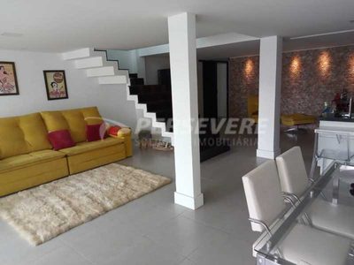 Casa, 3 quartos, 235 m² - Foto 1