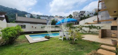 Casa, 5 quartos, 330 m² - Foto 1