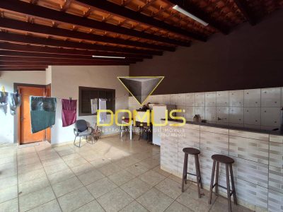 Casa, 4 quartos, 180 m² - Foto 1