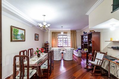 Casa, 3 quartos, 221 m² - Foto 1