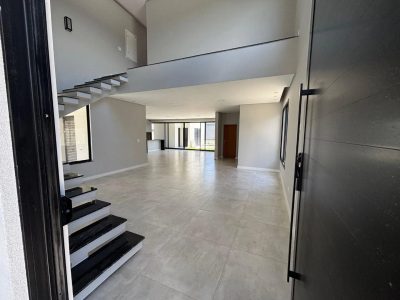Casa, 3 quartos, 320 m² - Foto 1