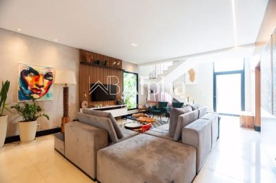 Casa, 4 quartos, 367 m² - Foto 1