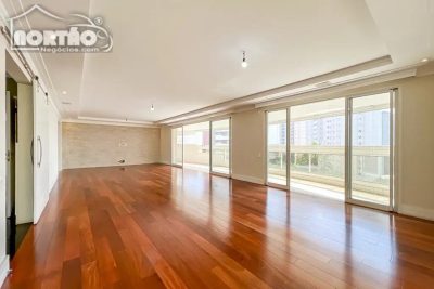 Casa, 5 quartos, 367 m² - Foto 1