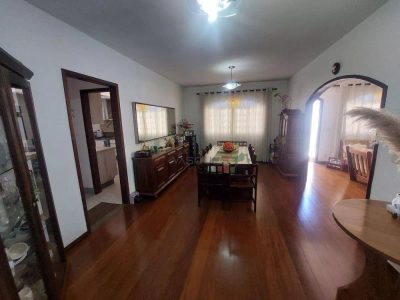 Casa, 3 quartos, 241 m² - Foto 4