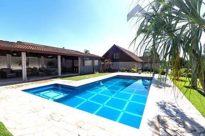 Chácara, 4 quartos, 1680 m² - Foto 1