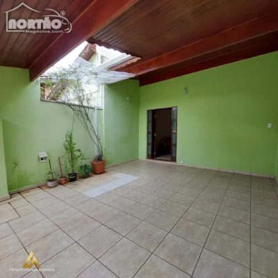 Casa, 3 quartos, 200 m² - Foto 2