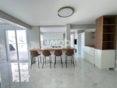 Apartamento, 3 quartos, 210 m² - Foto 1
