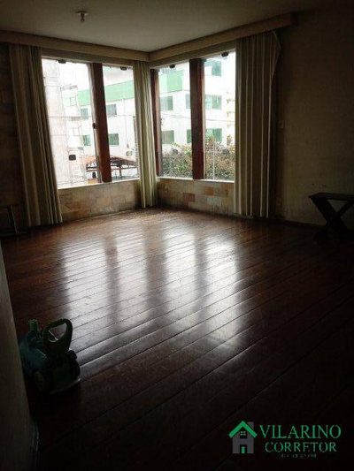 Casa, 6 quartos, 297 m² - Foto 1