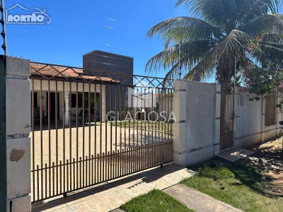Casa, 4 quartos, 136 m² - Foto 1