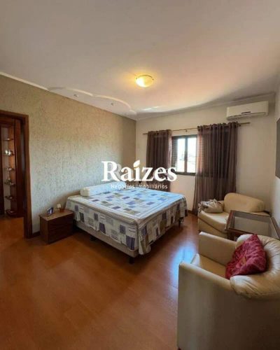 Casa, 3 quartos, 238 m² - Foto 1