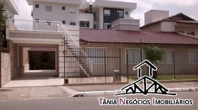 Casa, 4 quartos, 200 m² - Foto 1