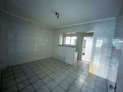 Sobrado, 3 quartos, 200 m² - Foto 2