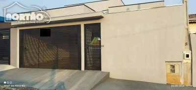 Casa, 5 quartos, 145 m² - Foto 1
