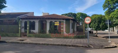 Casa, 4 quartos, 232 m² - Foto 1