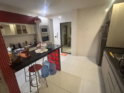 Sobrado, 3 quartos, 253 m² - Foto 2
