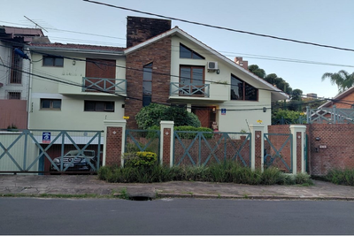 Casa, 4 quartos, 239 m² - Foto 1