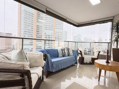 Apartamento, 3 quartos, 210 m² - Foto 2