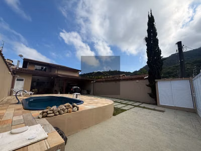 Casa, 4 quartos, 205 m² - Foto 1