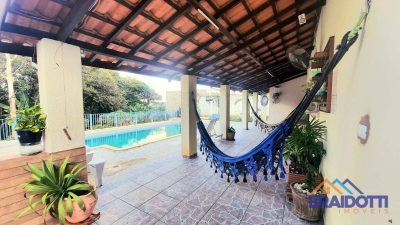 Chácara, 3 quartos, 1600 m² - Foto 1