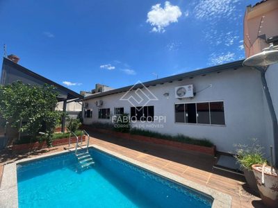 Casa, 4 quartos, 238 m² - Foto 2