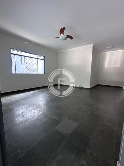 Casa, 1 quarto, 273 m² - Foto 2