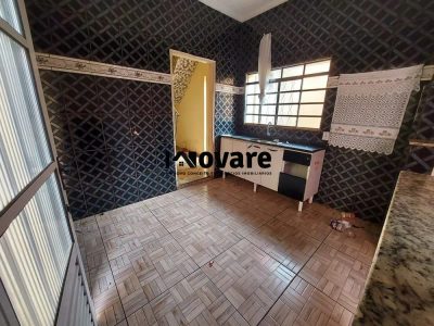 Casa, 3 quartos, 200 m² - Foto 1
