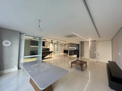 Apartamento, 3 quartos, 214 m² - Foto 1