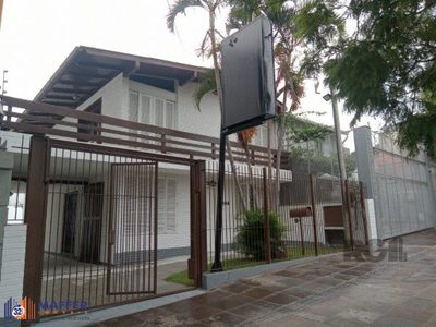 Casa, 3 quartos, 207 m² - Foto 1