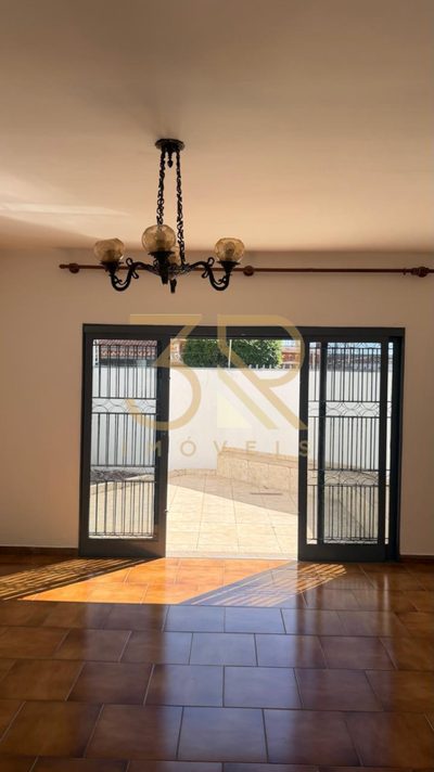 Casa, 3 quartos, 218 m² - Foto 1