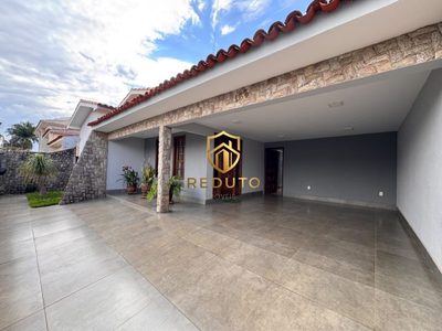 Casa, 3 quartos, 225 m² - Foto 1