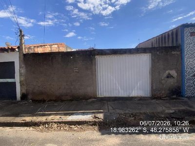 Casa, 2 quartos, 200 m² - Foto 1