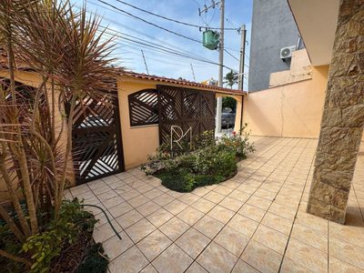 Casa, 5 quartos, 219 m² - Foto 2