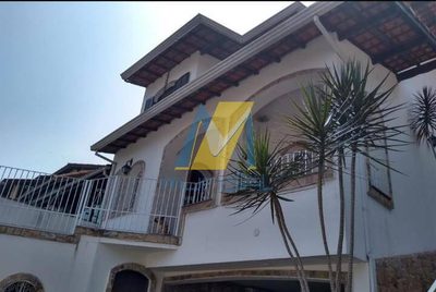 Sobrado, 5 quartos, 328 m² - Foto 1