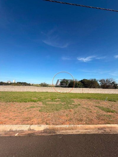 Loteamento e Condomínio, 340 m² - Foto 1