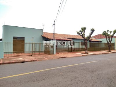 Casa, 5 quartos, 249 m² - Foto 1