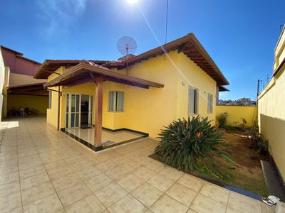 Casa, 4 quartos, 279 m² - Foto 1