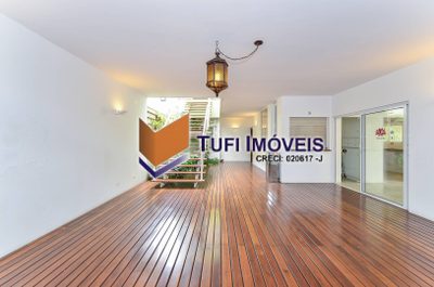 Casa, 4 quartos, 325 m² - Foto 1