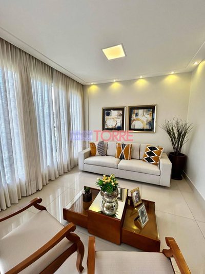 Casa, 3 quartos, 202 m² - Foto 2