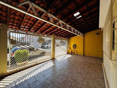 Casa, 3 quartos, 232 m² - Foto 2