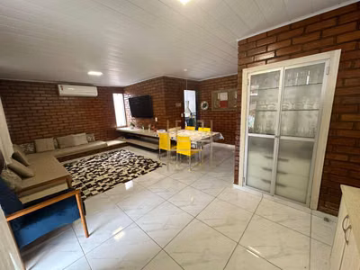 Casa, 3 quartos, 200 m² - Foto 2