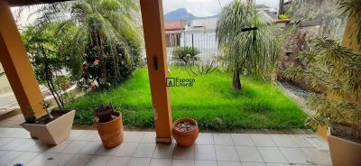 Casa, 4 quartos, 182 m² - Foto 1