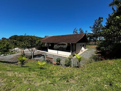 Chácara, 2 quartos, 2051 m² - Foto 1